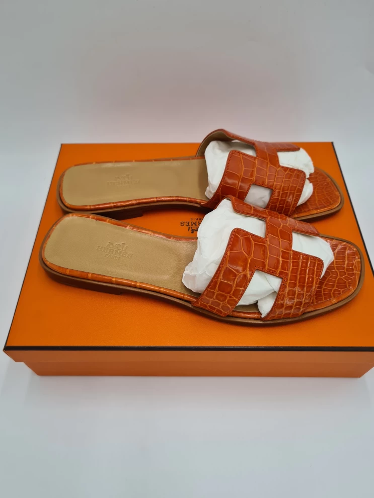    Hermes Leather Oran Flat Sandals- Size 39 