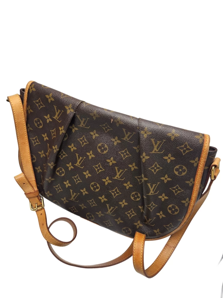     حقيبة Louis Vuitton Monogram Canvas Menilmontant MM 