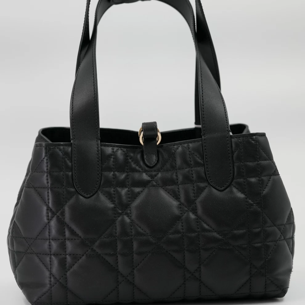     Dior balck bag 
