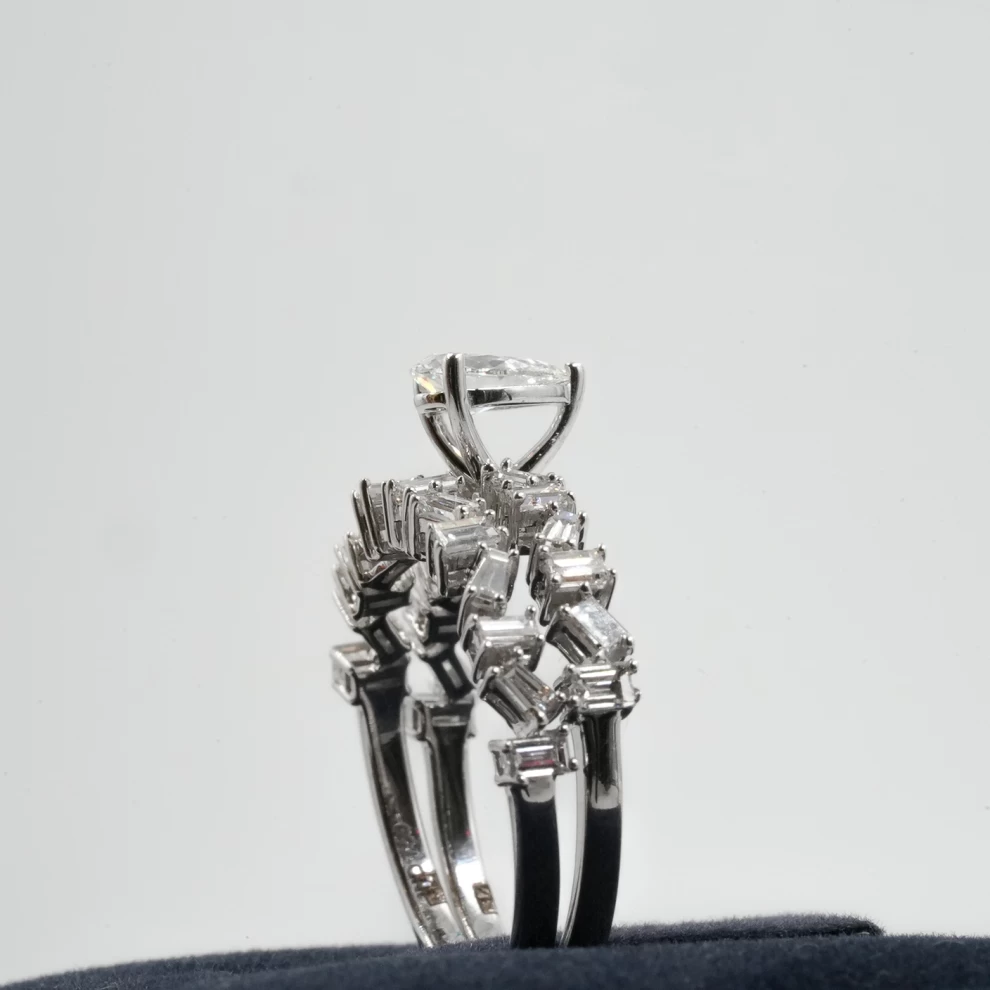     Twin Rings with Diamond 