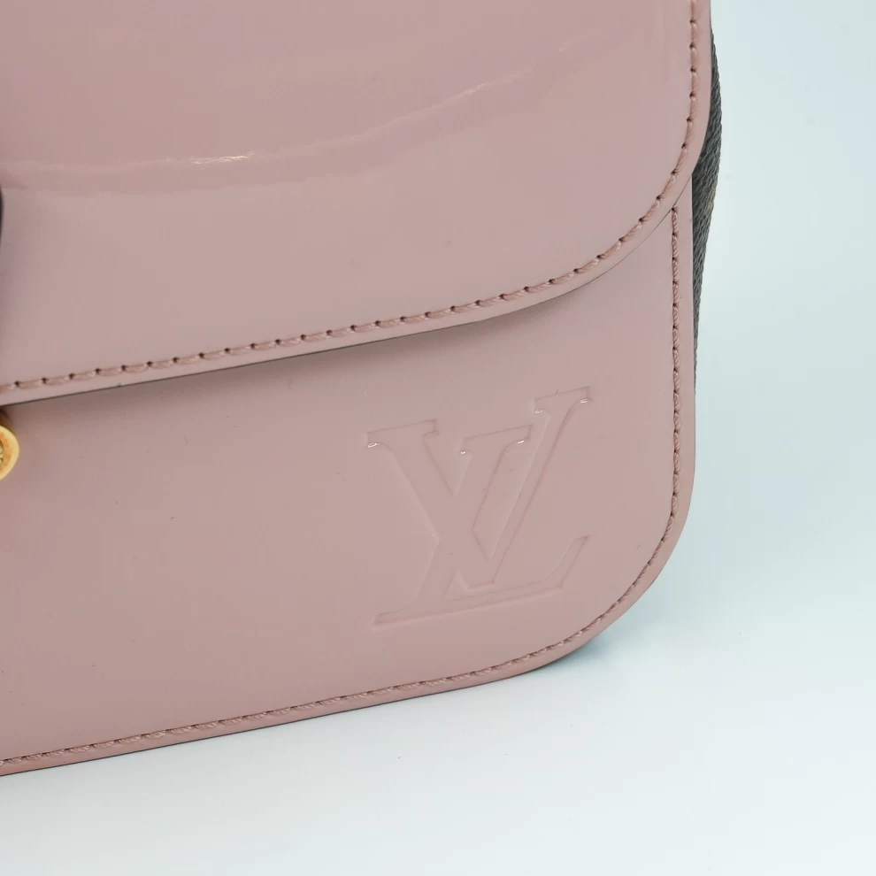Louis Vuitton Monogram Handbag in Pink Patent Leather