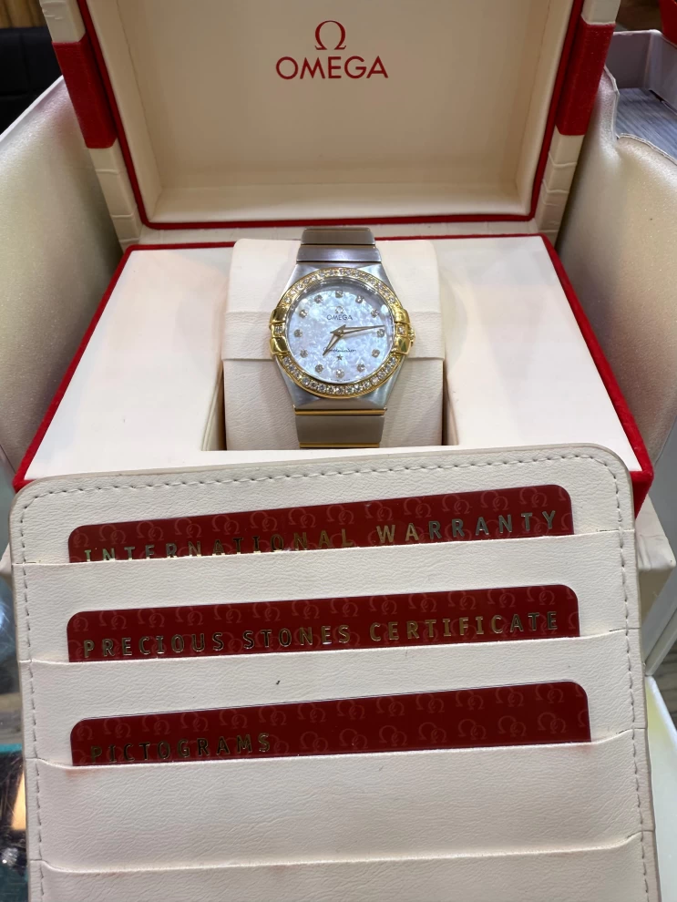     أوميغا كونستليشن مانهاتن 28 مم 