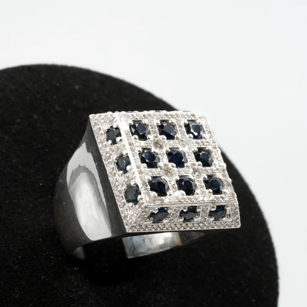 Women's Diamond Ring