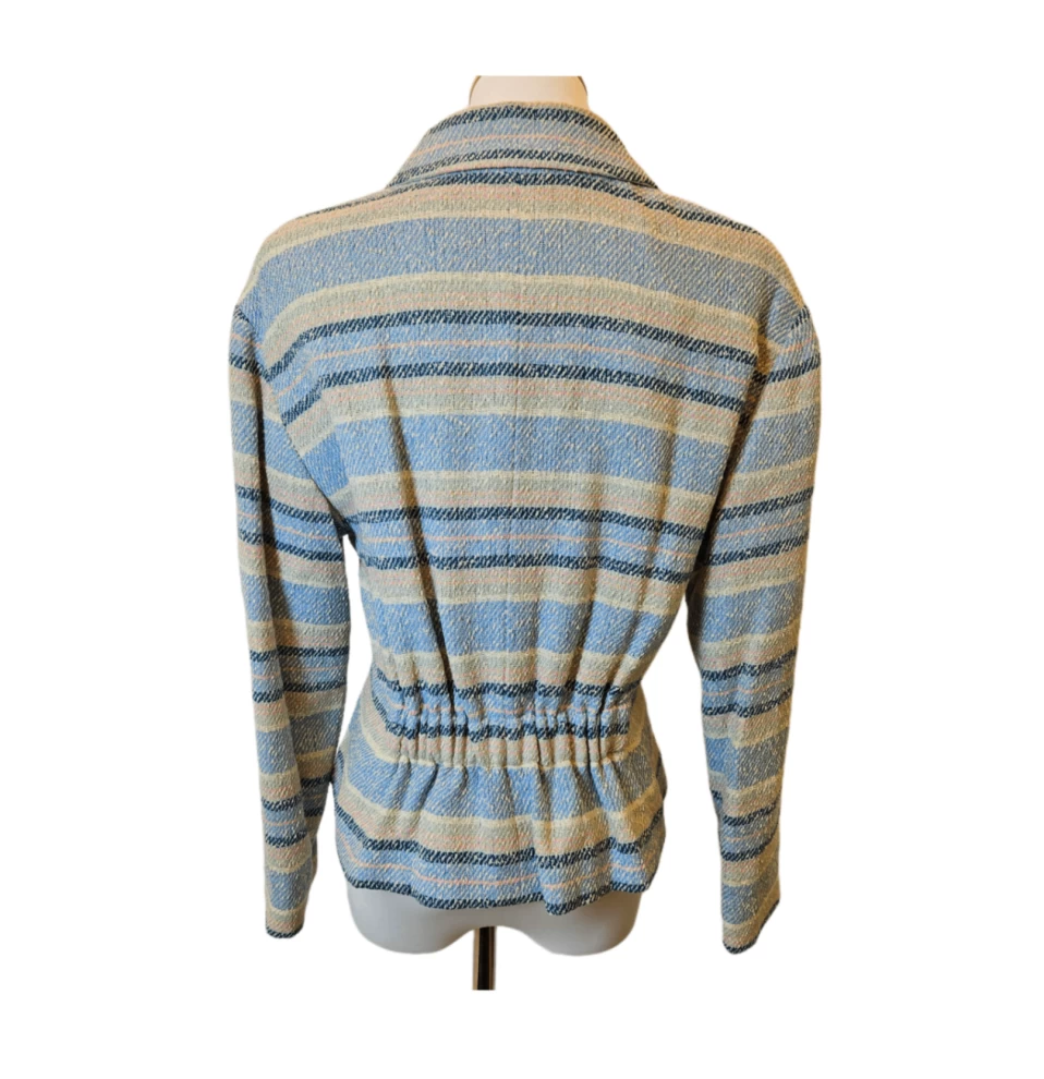     جاكيت شانيل أيدنتيفيكيشن من الصوف التويد المخطط باللونين الأزرق والكريمي 