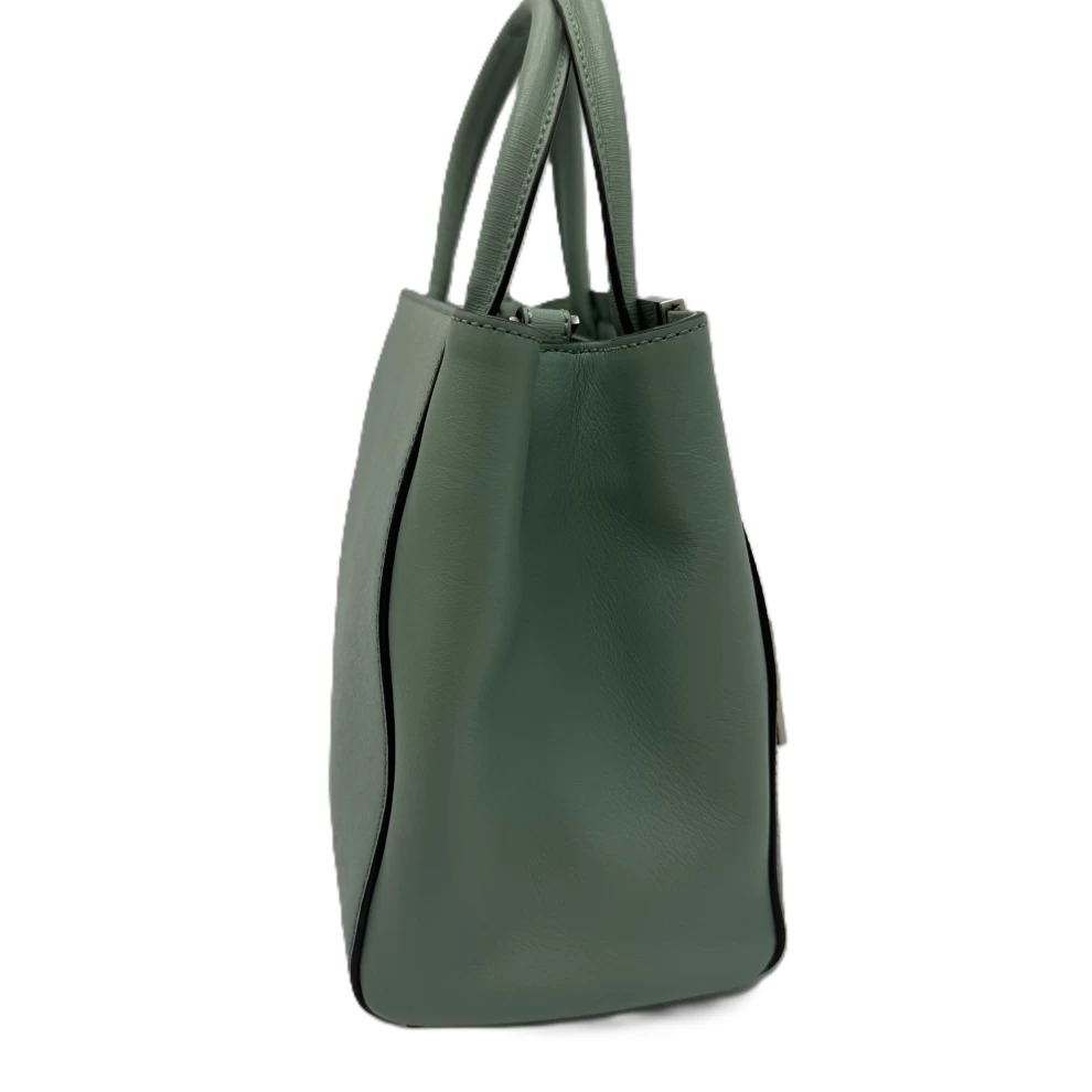     حقيبة فندي ميني 2جورز توت من الجلد باللون الأخضر الباهت 