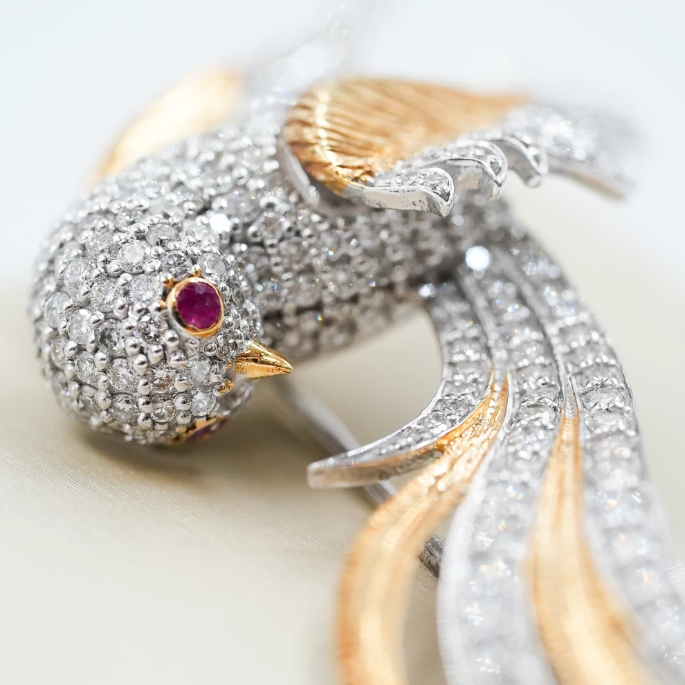     Diamond Broach 