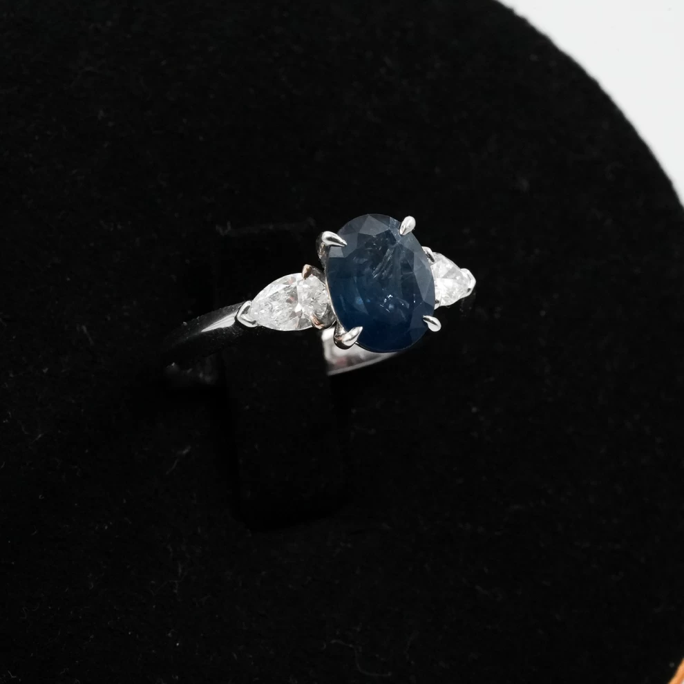     White Gold - Diamond Ring 