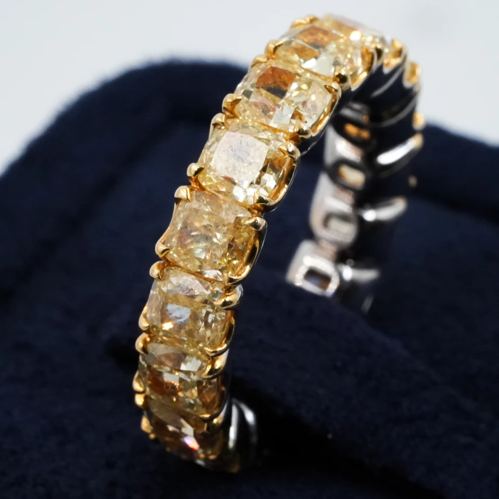     Women's Ring - Diamond 