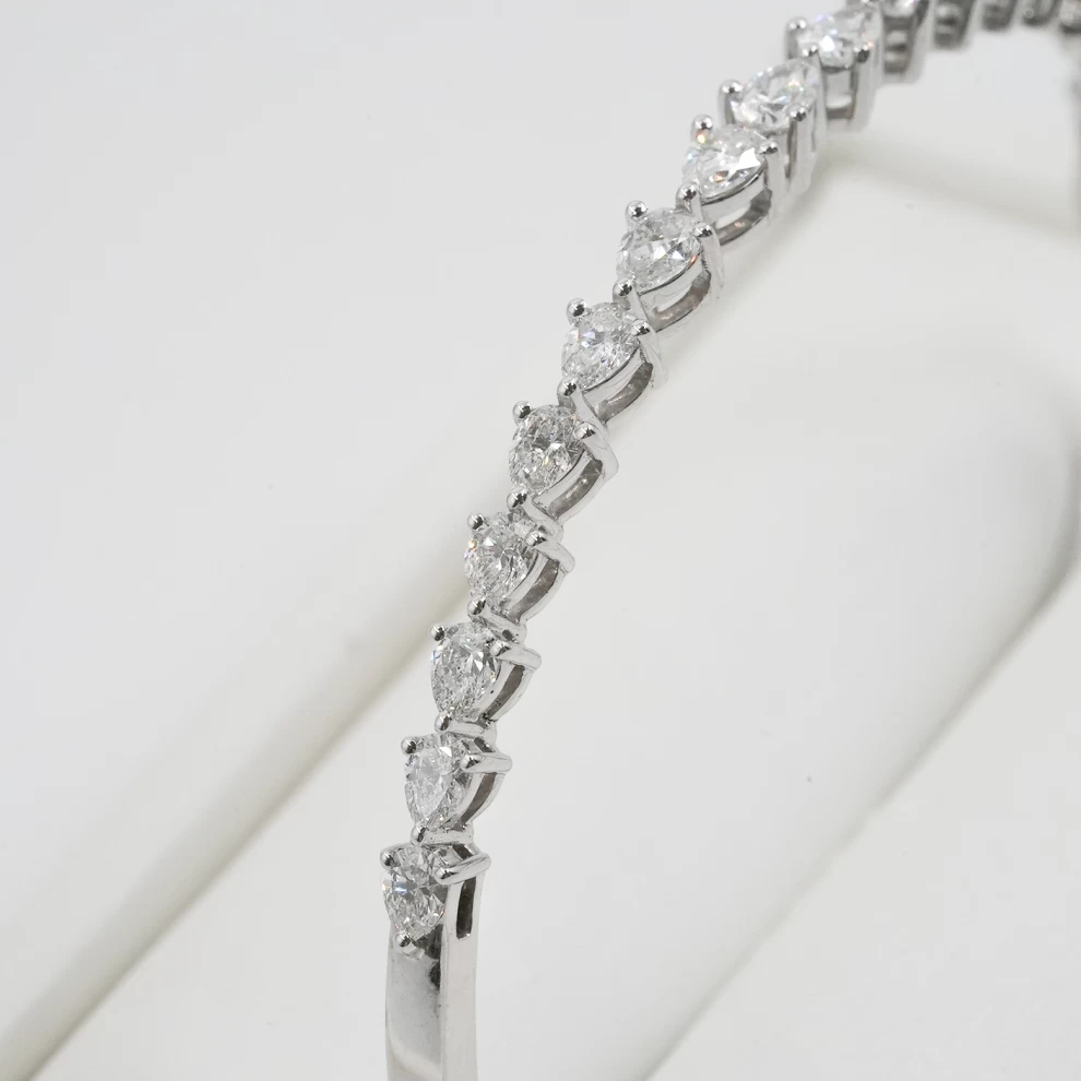     Diamond Bracelet 