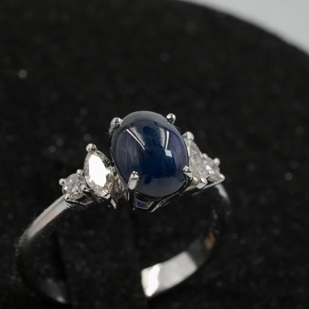 Women's Diamond Ring