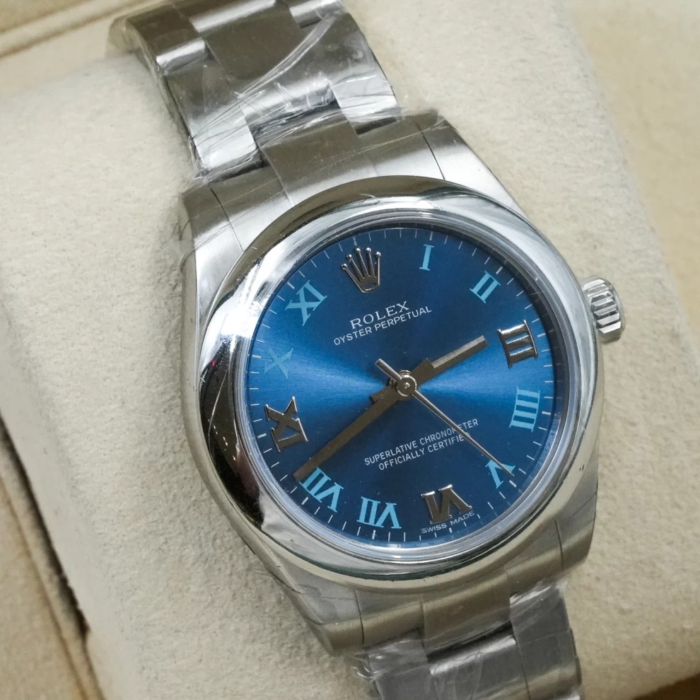     ساعة رولكس أويستر بيربيتوال ذات الميناء الأزرق 