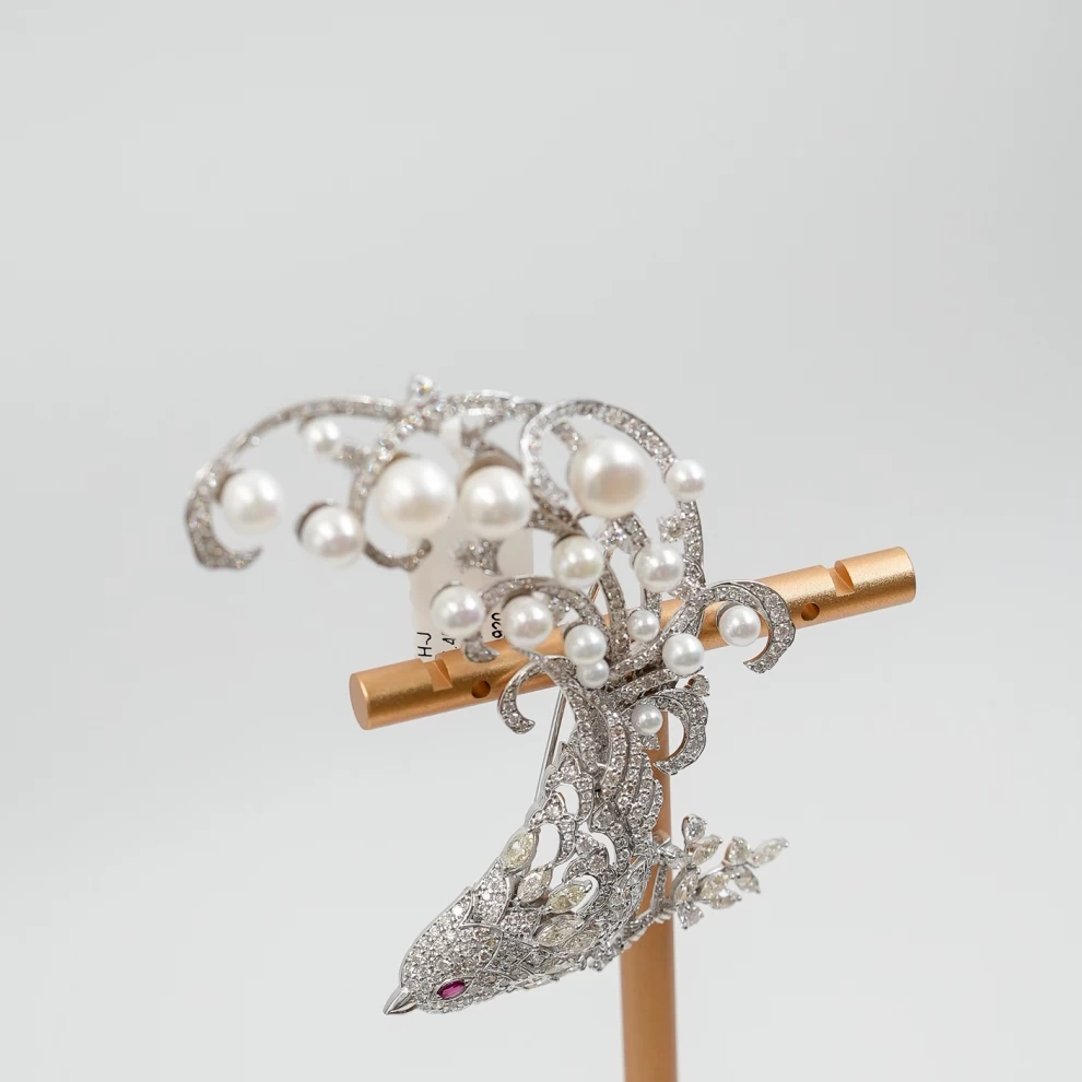     Broach 