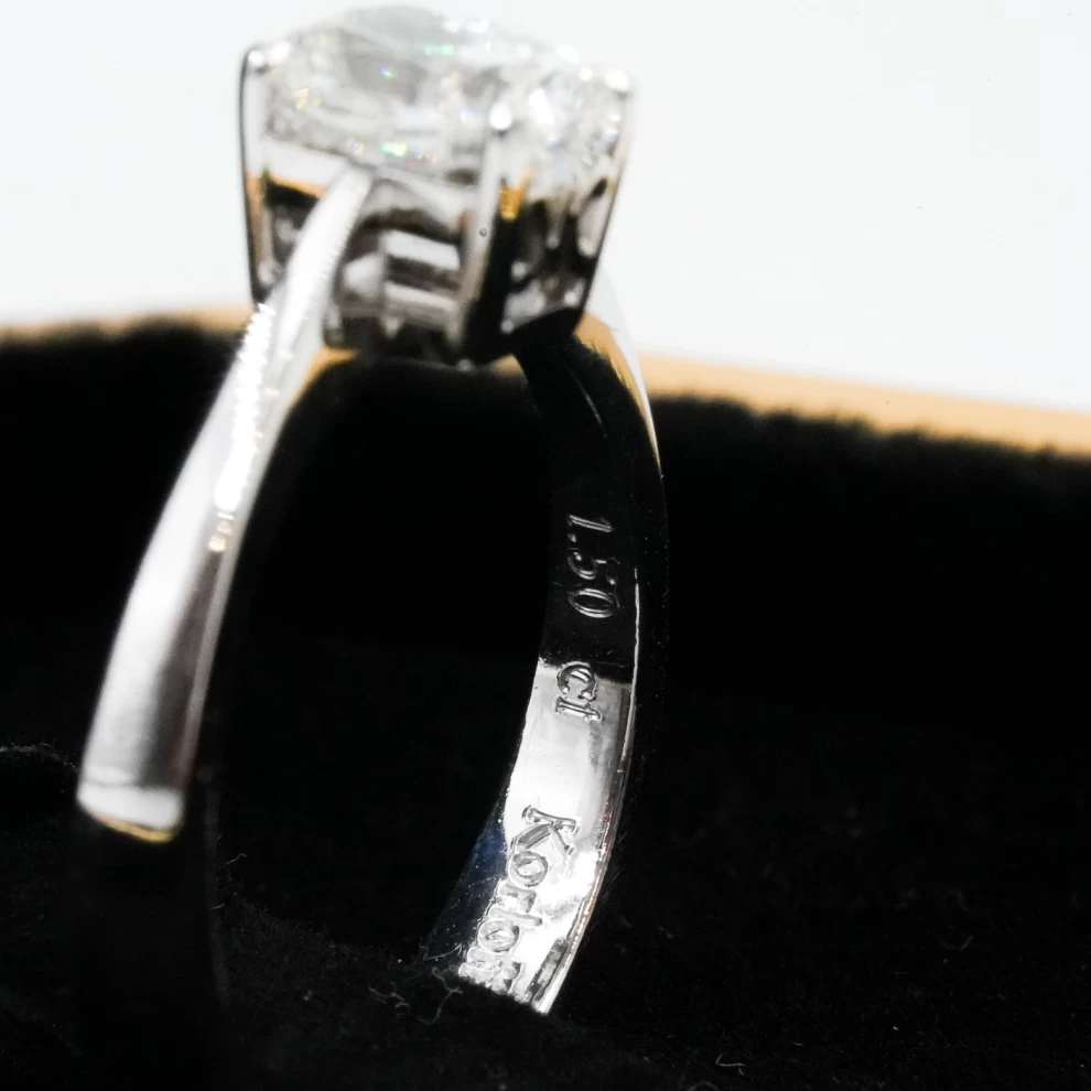     Diamond Ring 