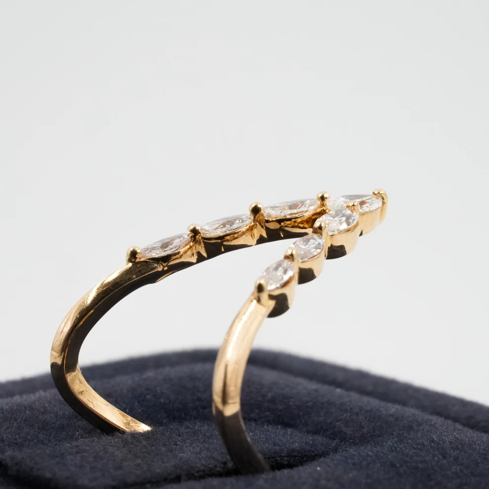     Women's Ring - Diamond 