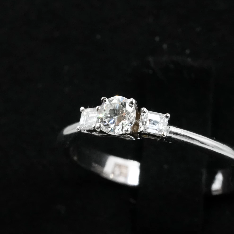 Diamond Ring - Women
