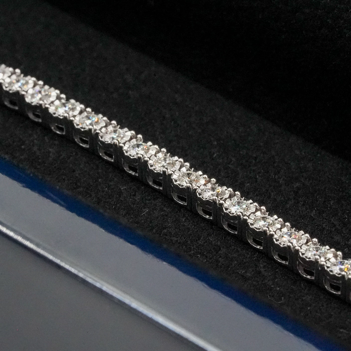     White Gold Diamond Bracelet 