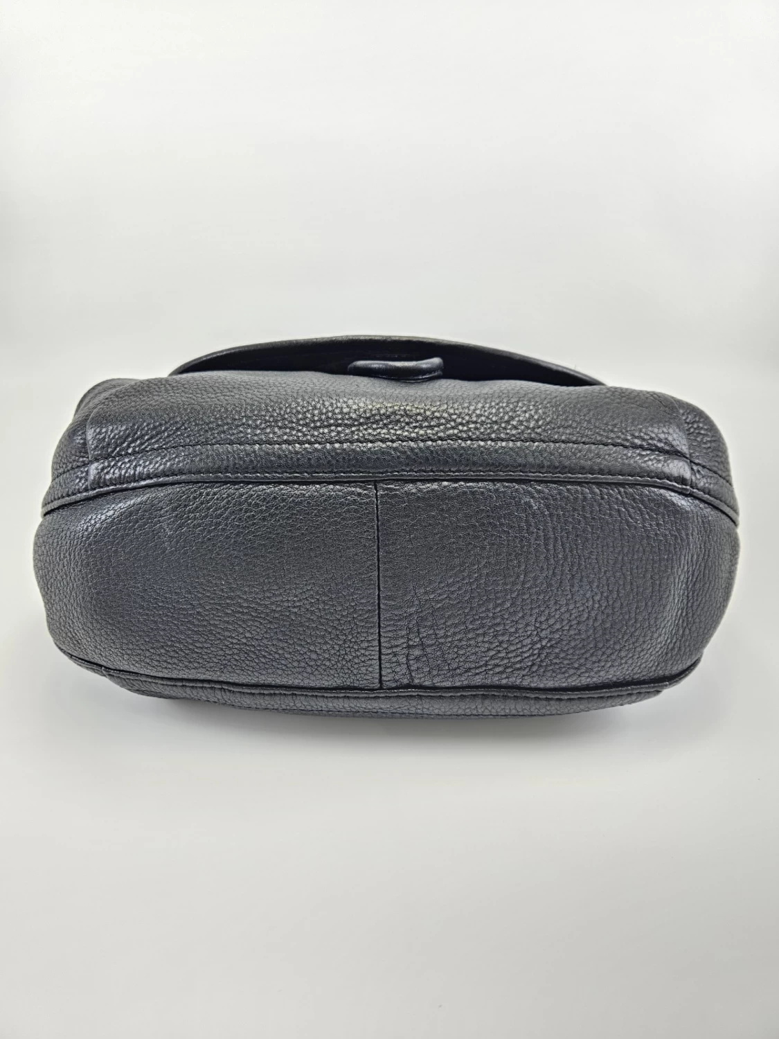     Tory Burch Grained Leather Shoulder Bag 