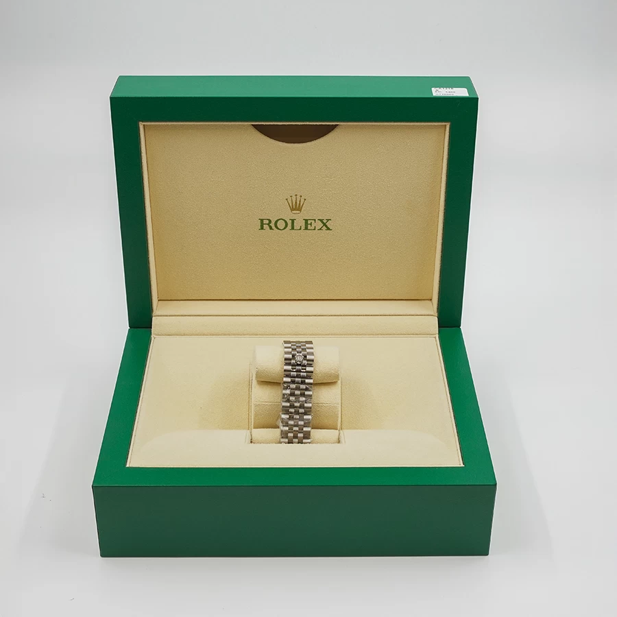     Rolex Datejust 36 - Diamond Bezel & Black Mother-of-Pearl Dial 