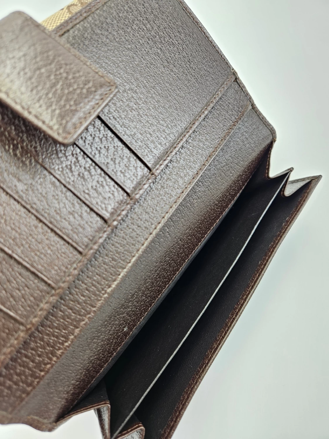     Gucci Engraved Metal Plate Clutch Wallet 