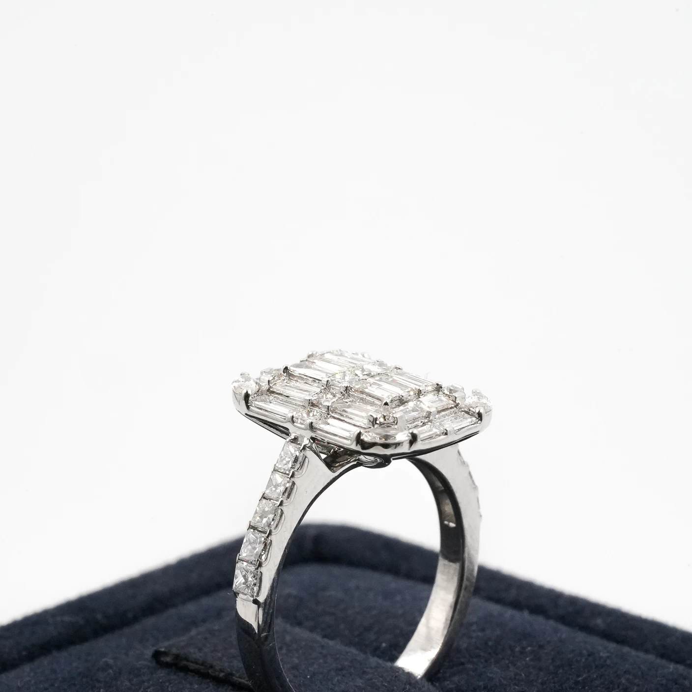     Diamond Ring - Women 