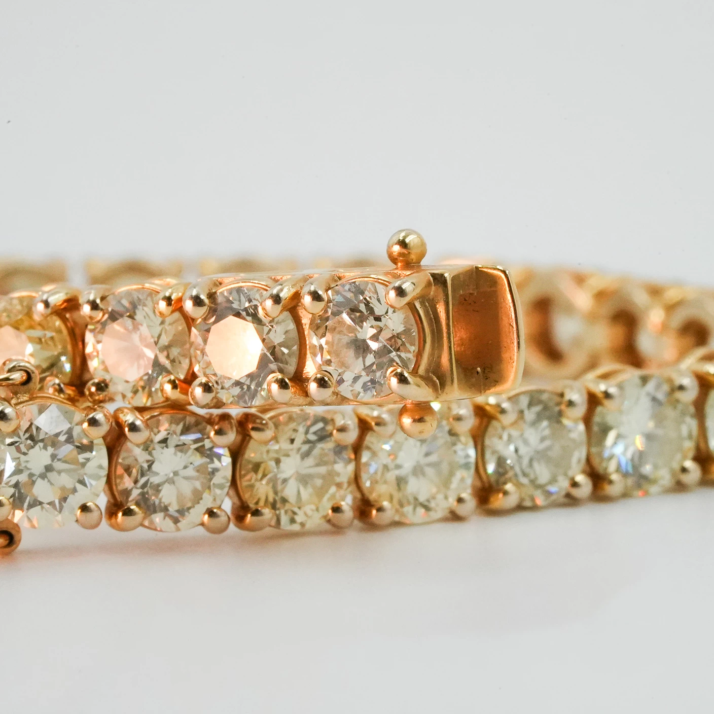    Yellow Gold Diamond Bracelet 