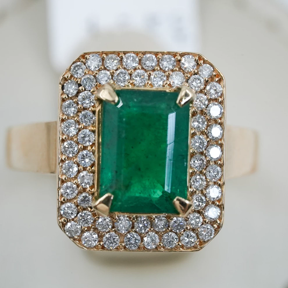     Diamond Emerald Ring 
