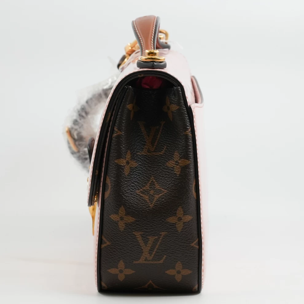 Louis Vuitton Monogram Handbag in Pink Patent Leather