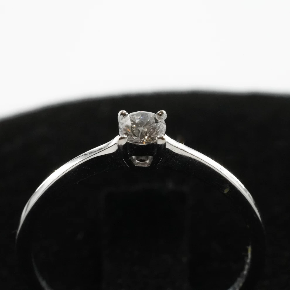    Diamond Ring 