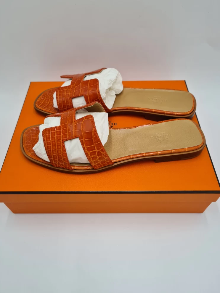     Hermes Leather Oran Flat Sandals- Size 39 