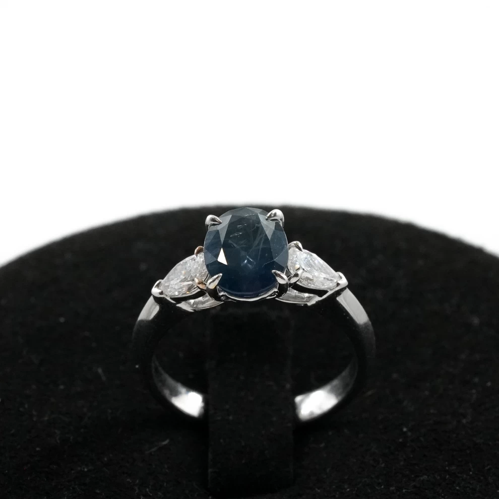     White Gold - Diamond Ring 