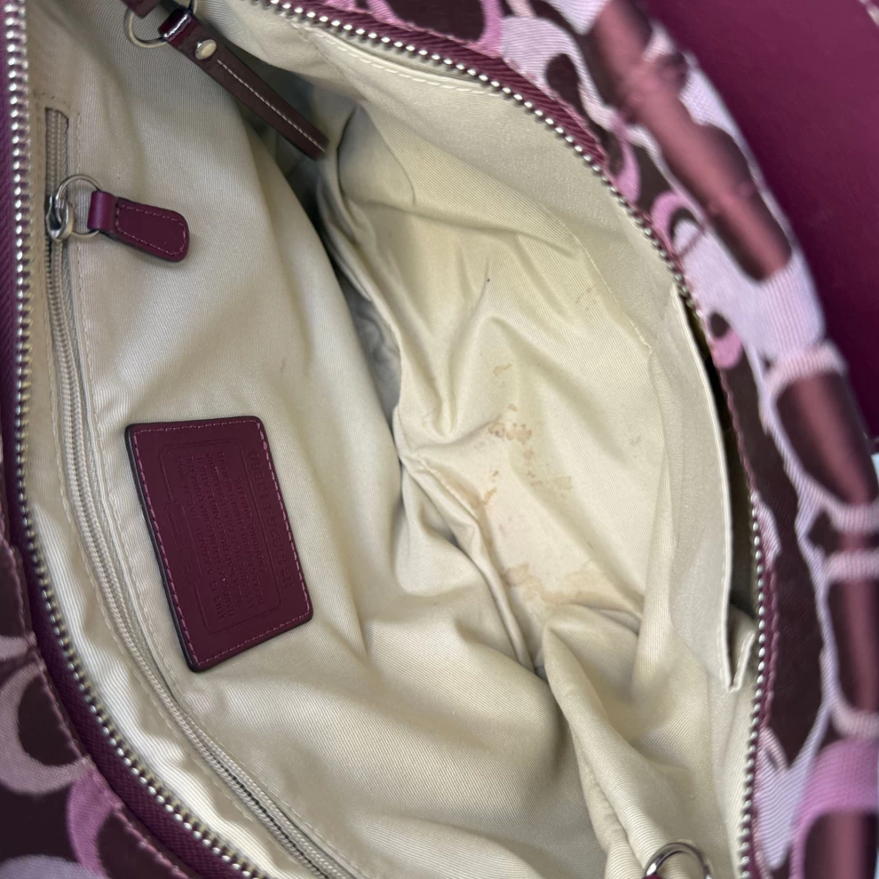     حقيبة كتف Coach Carly Optic Signature 