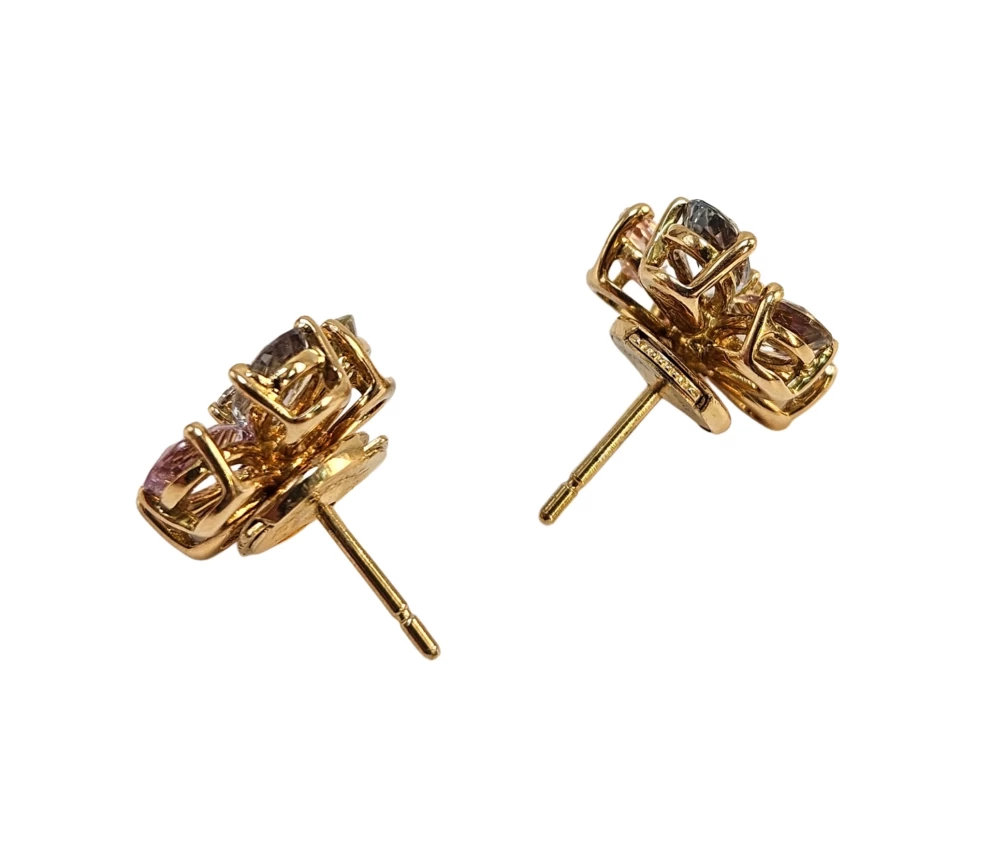     أقراط بولغاري من الذهب عيار 18 قيراطًا مرصعة بالألماس والياقوت متعدد الألوان 