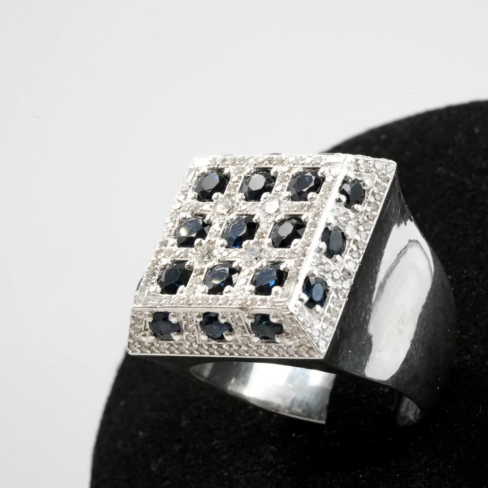 Women's Diamond Ring