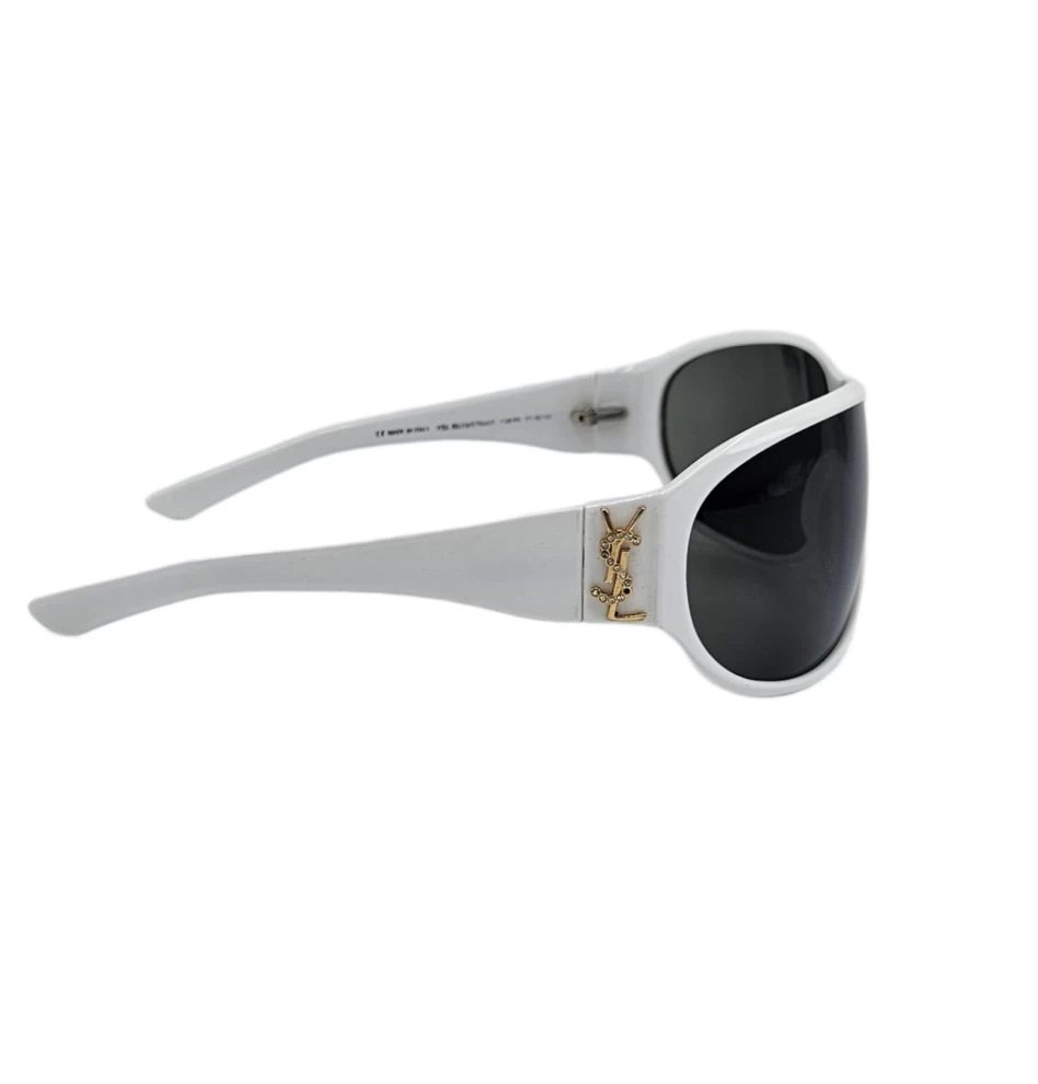     "نظارات سان لوران الشمسية " 