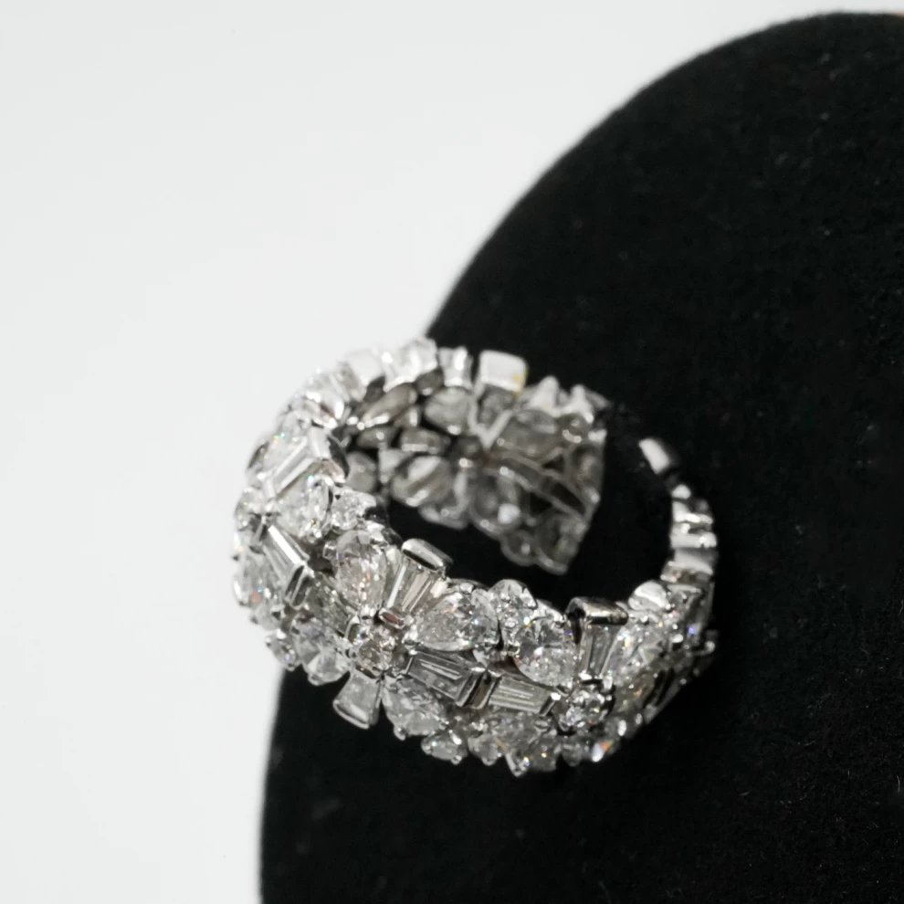     Diamond Ring 