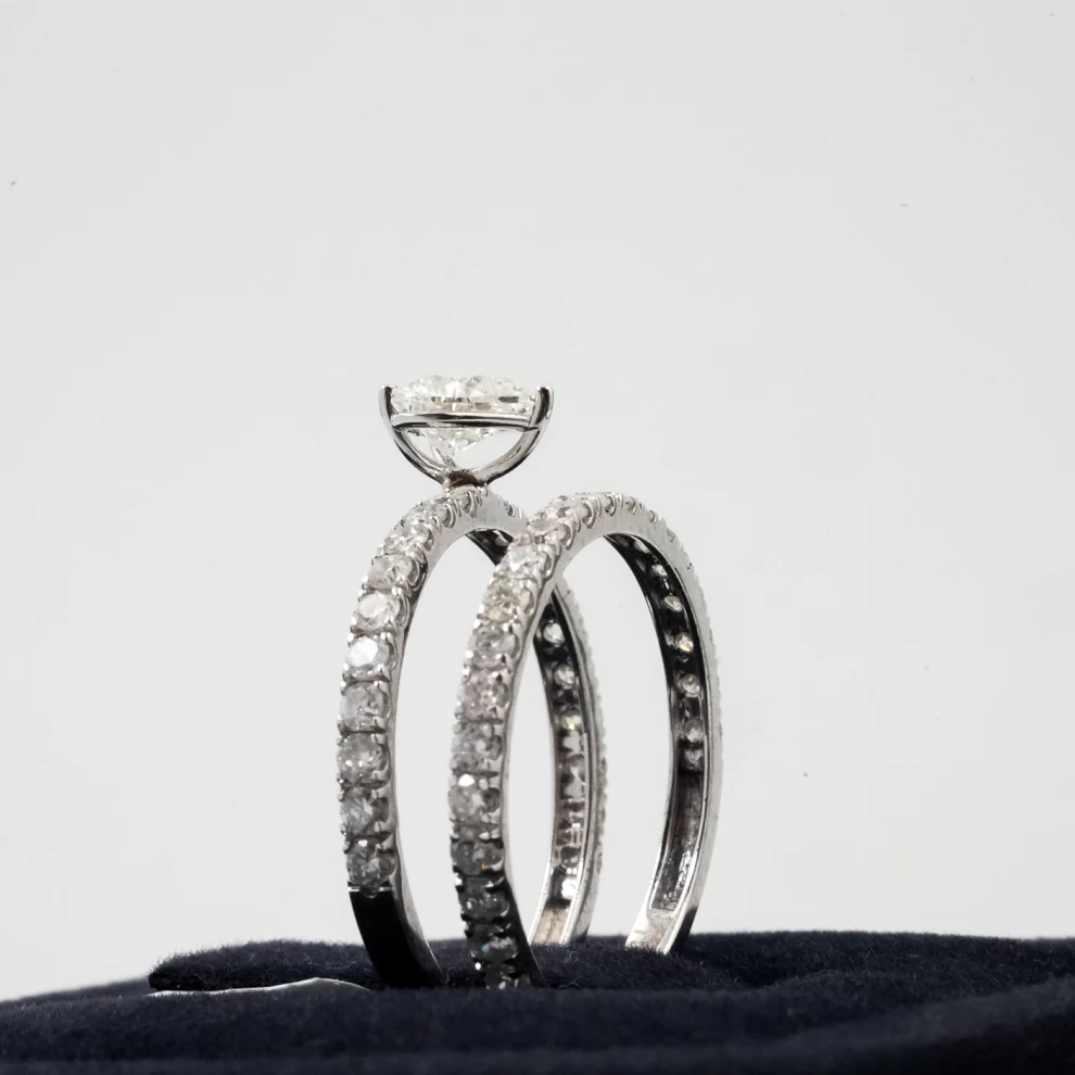     White Gold - Diamond Ring 