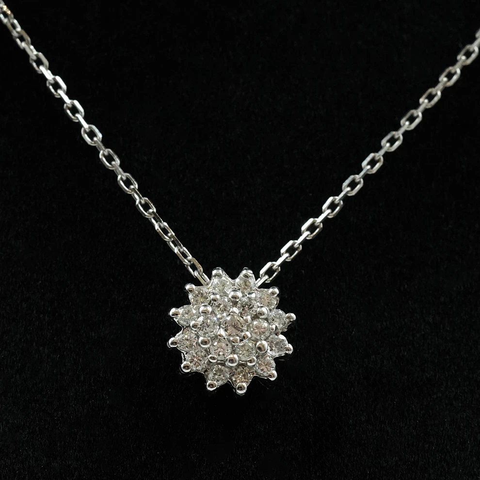     Diamond Pendant 