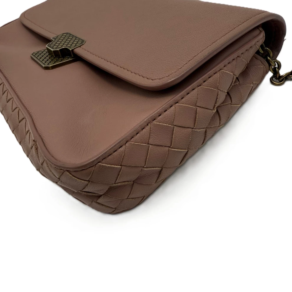     حقيبة كروس بوتيغا فينيتا أولد روز من الجلد بقلاب 