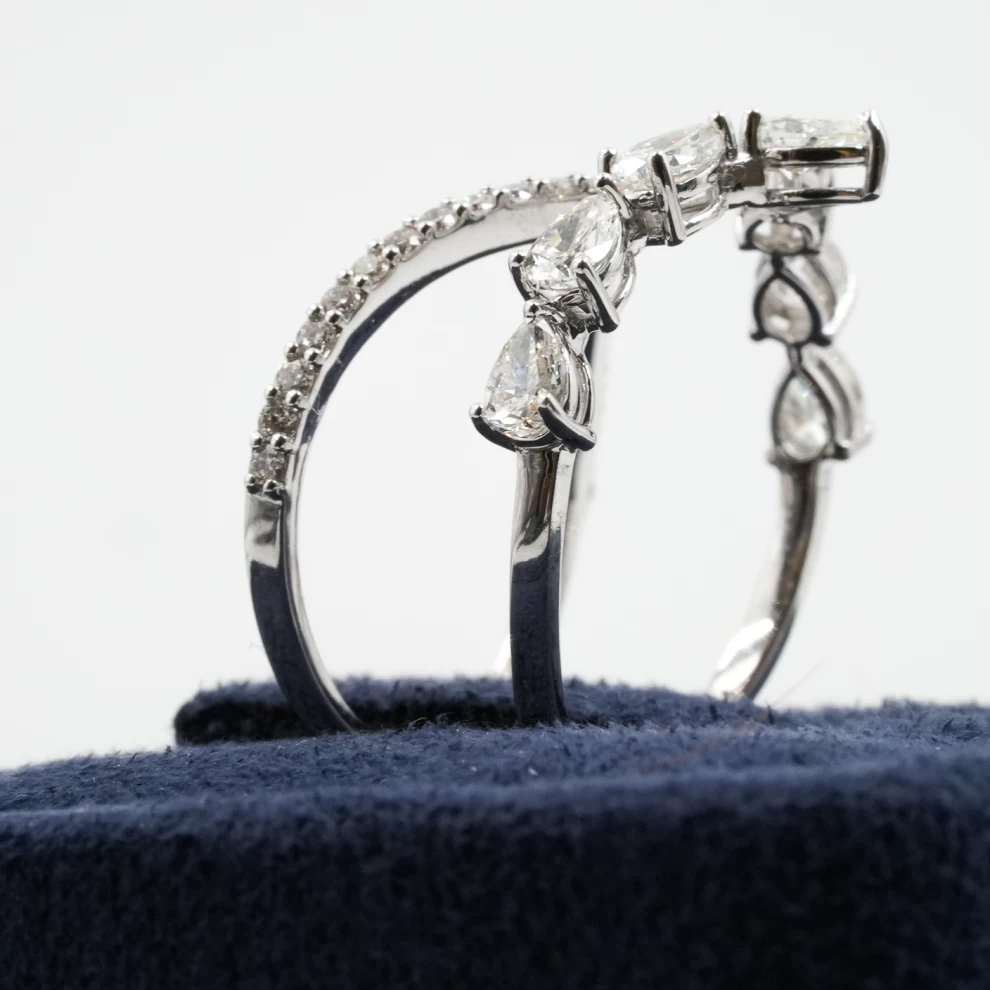     Women's Ring - diamond 