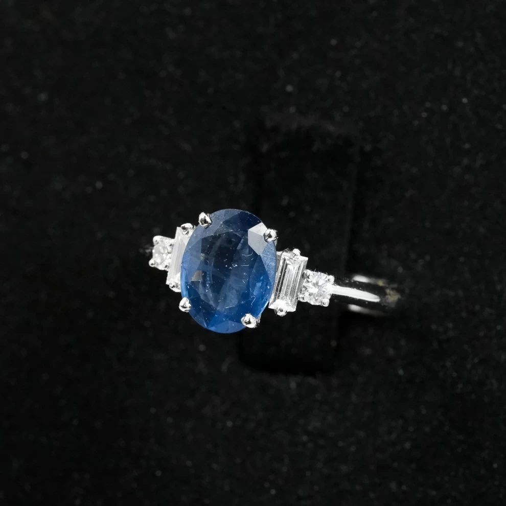 Women's Diamond Ring