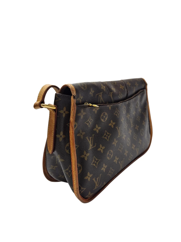     حقيبة Louis Vuitton Monogram Canvas Menilmontant MM 