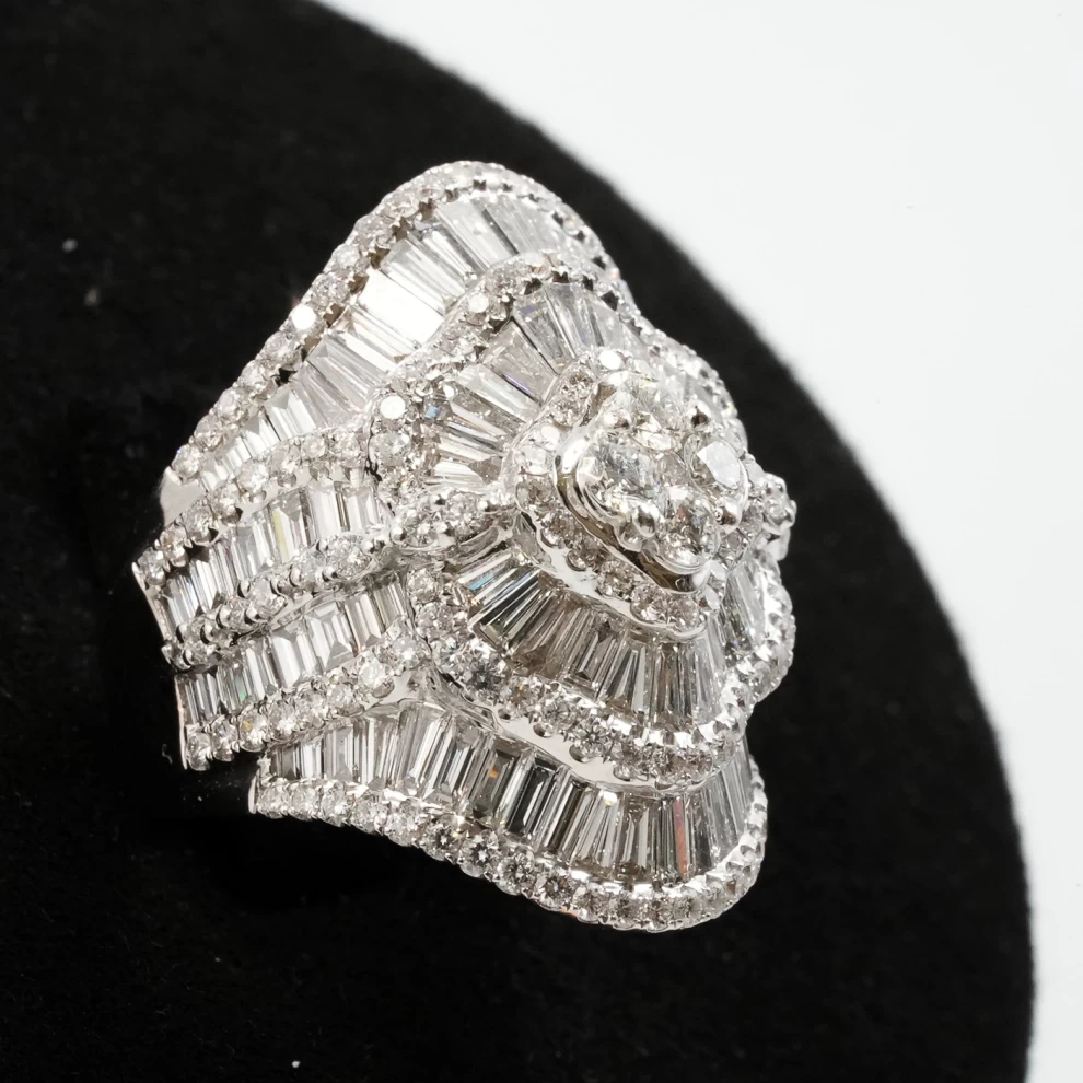 Diamond Ring - Women