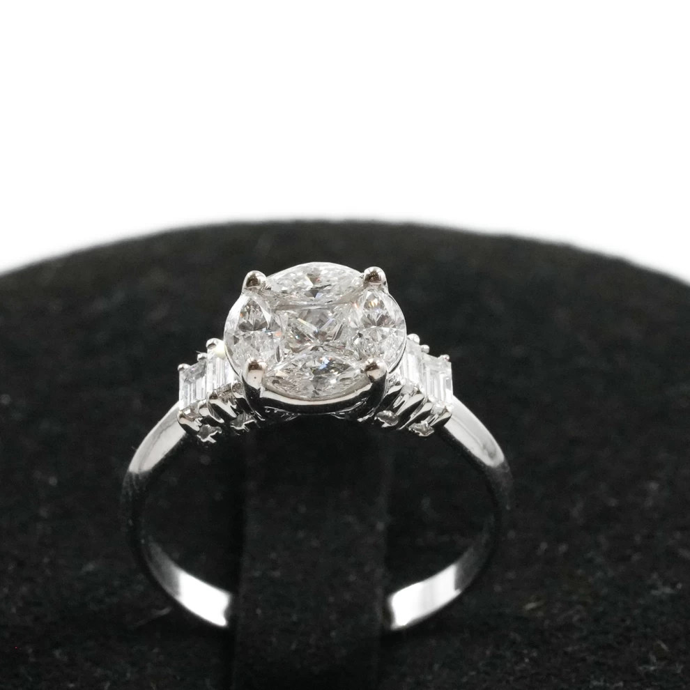     White Gold - Diamond Ring 