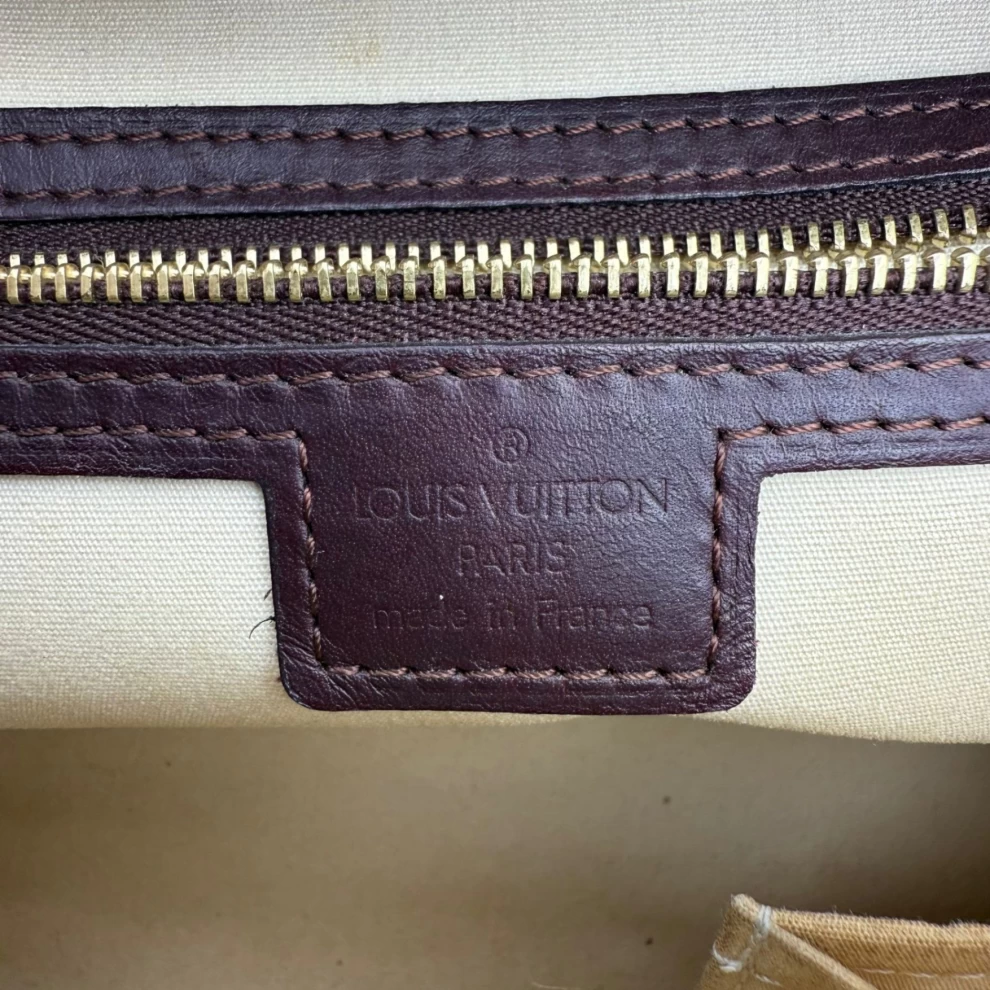     حقيبة يد Louis Vuitton Monogram Josephine Fuschia PM 