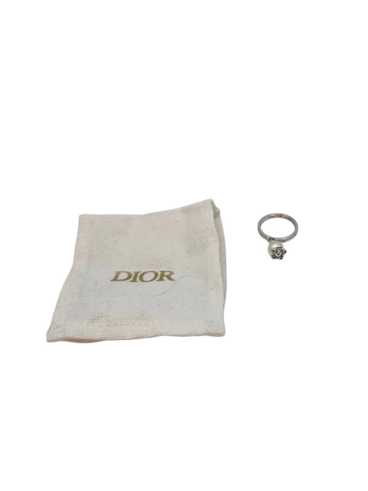     خاتم كريستيان ديور موغيت باللؤلؤ من الذهب الأبيض عيار 18 قيراطًا، مقاس 55 