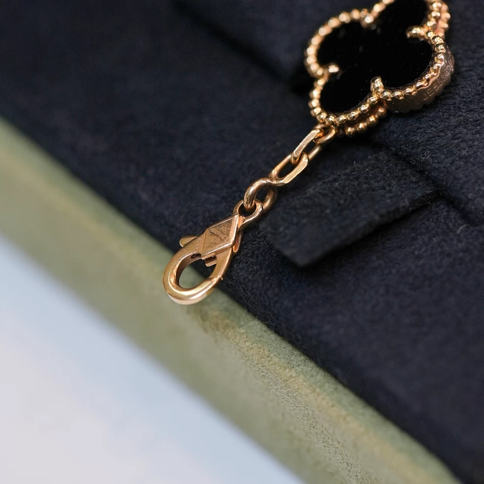     Van Cleef 