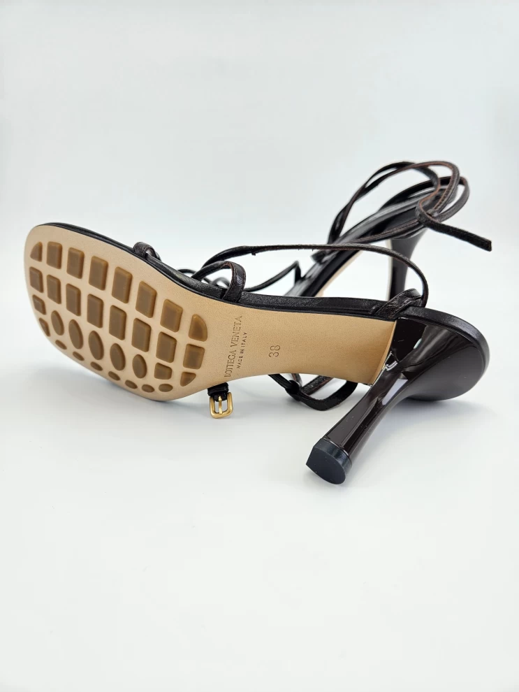     صندل بوتيغا فينيتا الجلدي بكعب مفتوح من الخلف مقاس 38 EU 