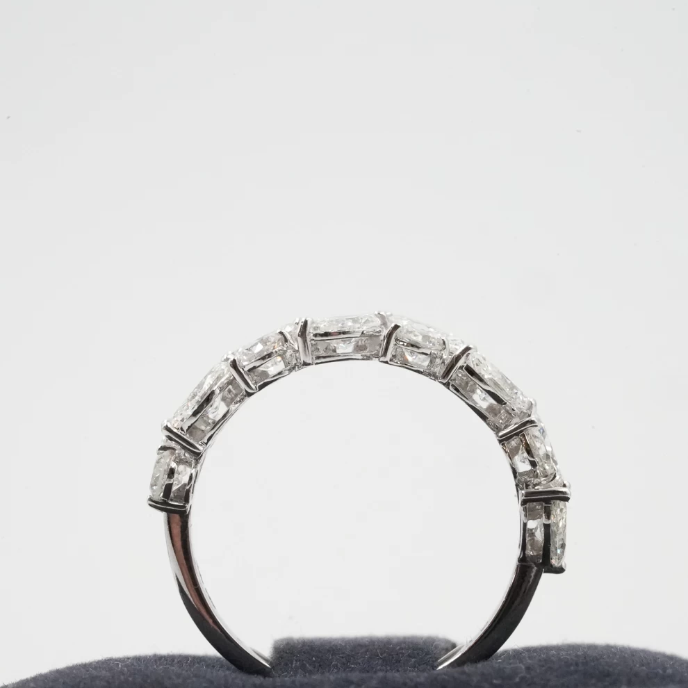     White Gold - Diamond Ring 