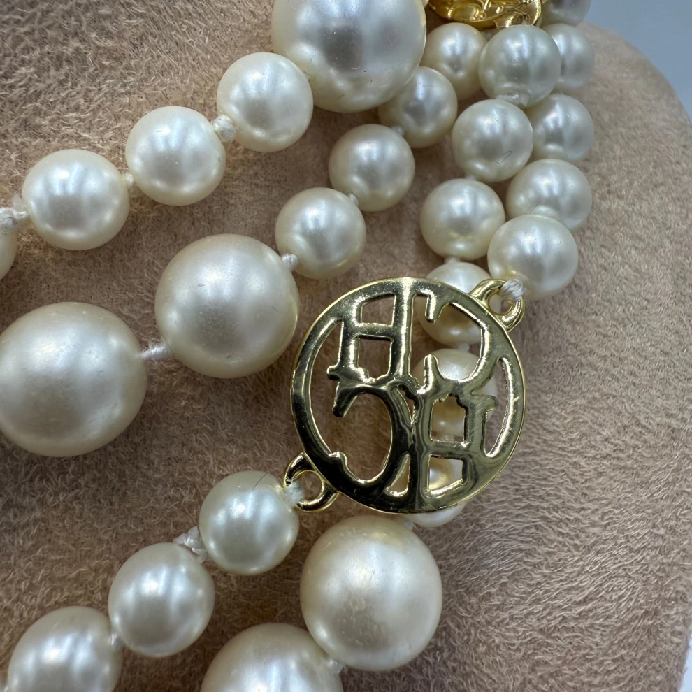     قلادة كارولينا هيريرا سيجنيت أودري مع اللؤلؤ 