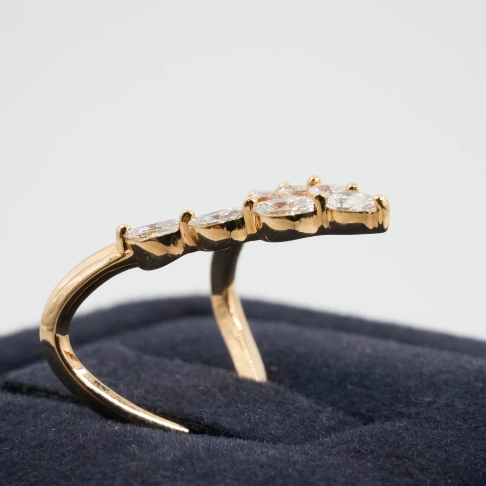     Women's Ring - Diamond 